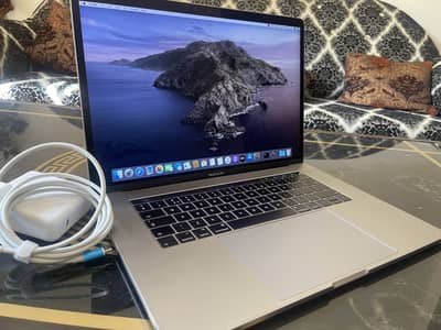 Apple Macbook Pro2019,Core i9, 15Inch, 4GB Graphcs, 32GB RAM, 1TB SSD