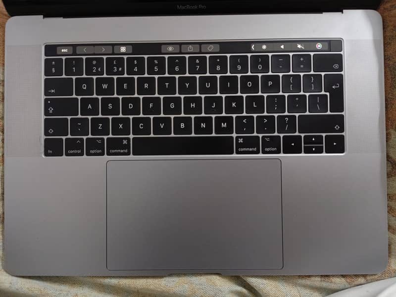MACBOOK PRO 2017 3