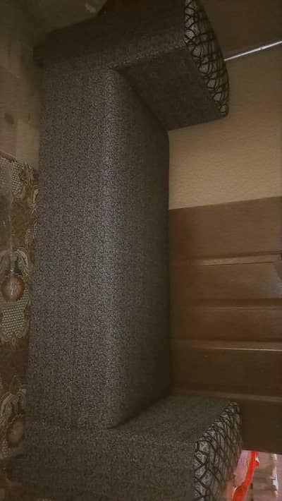 8 seater sofa good condition only 2 month used