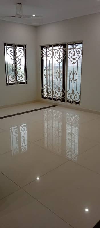 Fair-Priced 900 Square Yards House Available In DHA Phase 5