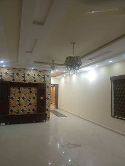 10 MARLA LUXURY FULL HOUSE AVALIABLE FOR RENT IN E-1 BLOCK JOHAR TOWN ALL FACILITIES AVALIABLE