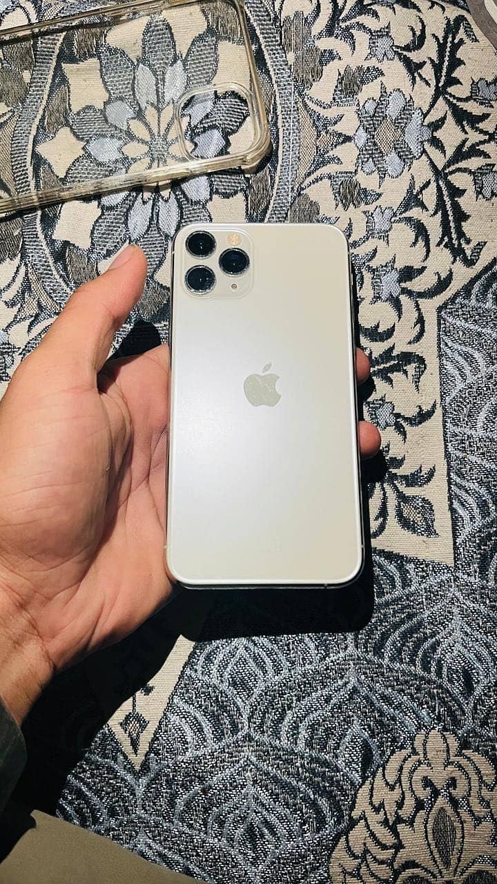 iPhone 11 Pro 1