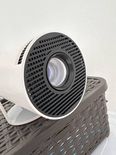 HY 300 Pro Magcubic android projector 4k resolution