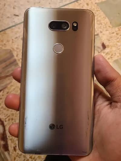 LG V30