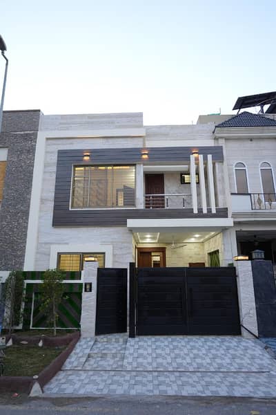 5 Marla Beautiful New House Available For Sale