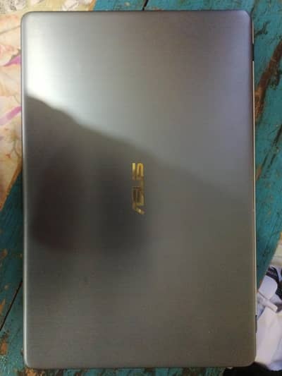 ASUS Vivobook Pro 17" i7 7500U | 8GB | 256GB M2 + 500GB | 2GB Nvidia