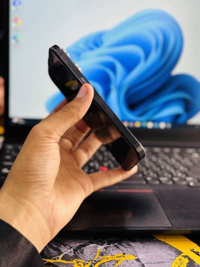 15 pro black titanium