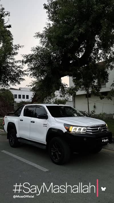 Toyota Hilux Revo V Automatic 2.8