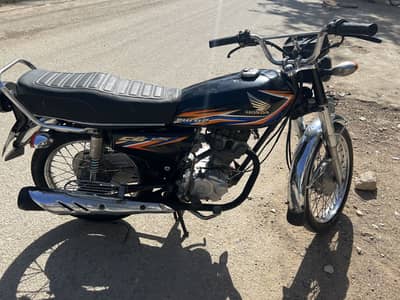 Suzuki GS-150 black 2013 model karachi no