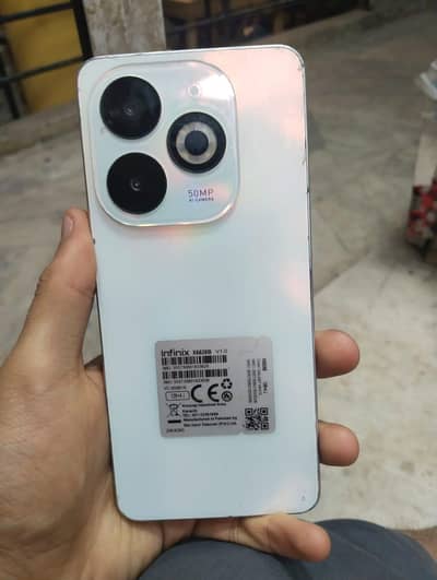 4+4.128. box and charger available