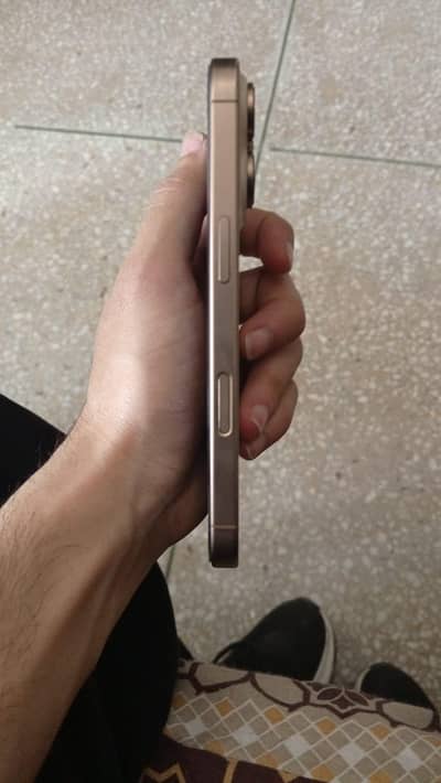 iphone 16 pro desert titanium