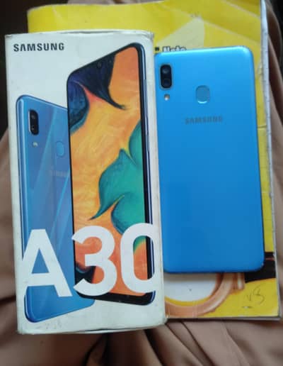 urgent sale 4/64 dual sim finger camera all ok with box charger