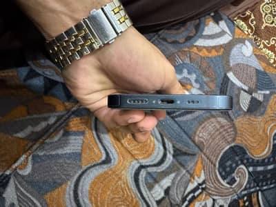 iphone 14 black color 10/10 condition Water pack All ok