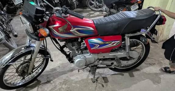 Honda cg 125 /2022 model Hyderabad num contact wathsap 03370480445
