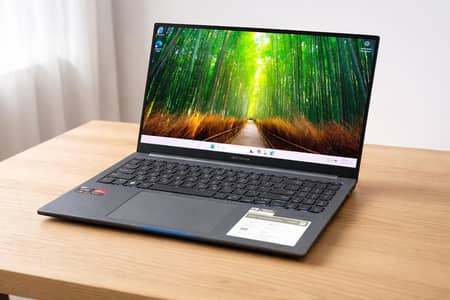 ASUS ZenBook 15 OLED UM3504D — Ryzen 7 7735U | 120Hz OLED Ultrabook