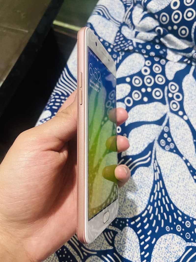 OPPO A57 0
