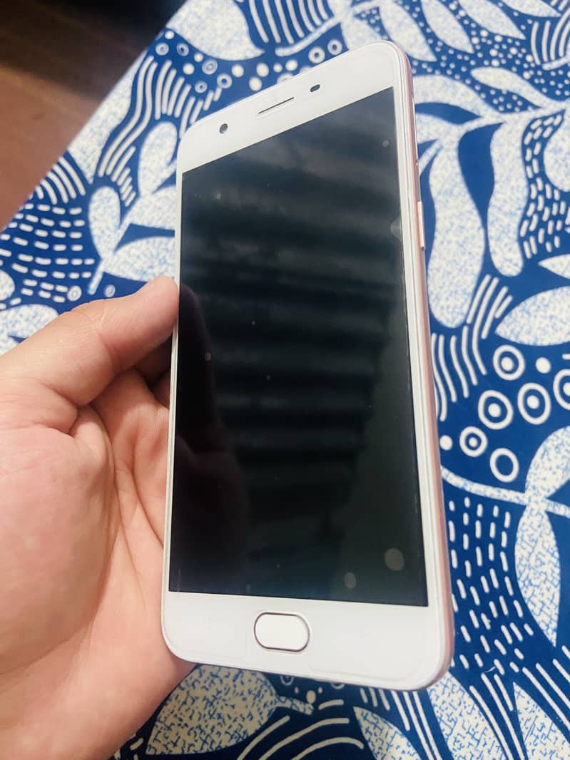 OPPO A57 5
