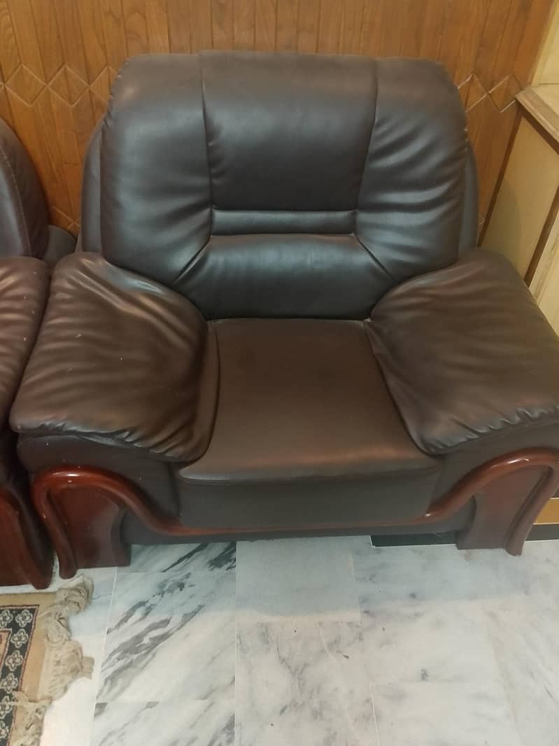 leatherite sofa set 0