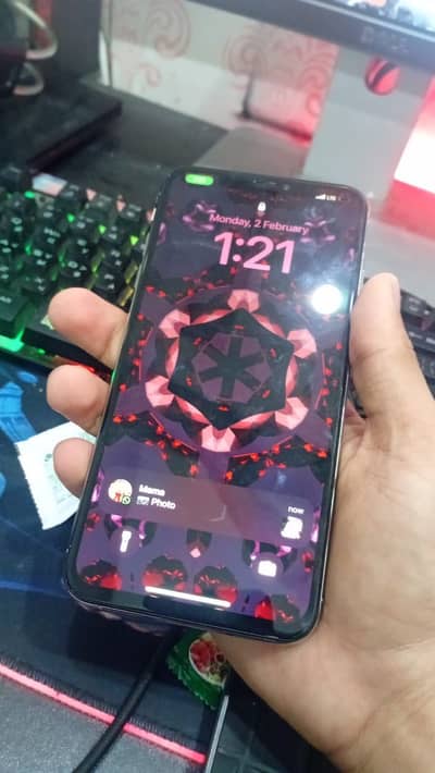 IPHONE XS MAX with BOX OFFICIAL PTA 64gb 10/9