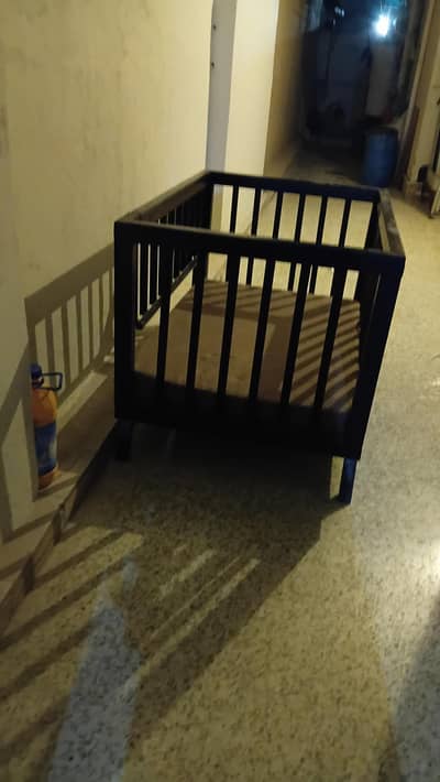 baby cot new condition baby bed heavy weight iron