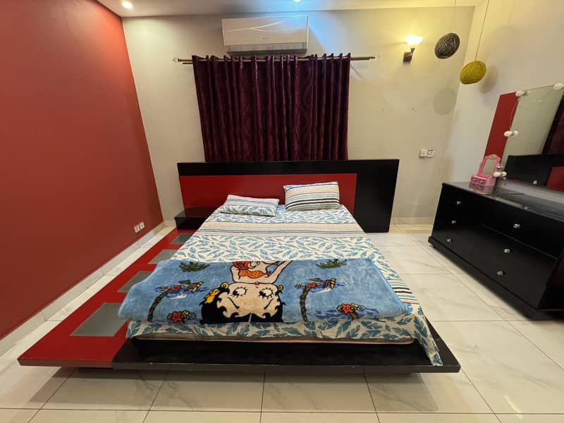 Complete master bed 0