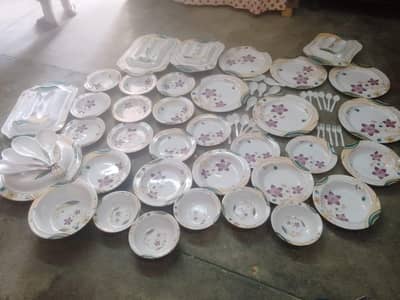 plastic dinner set 72 piace not use