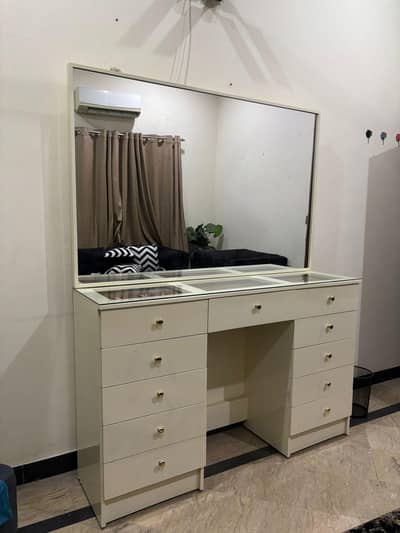 Makeup Vanity Available for Sale in Lahore - Brand New