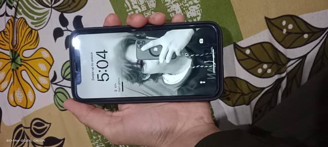 Xr convert into 13 pro  scratch less phone all ok 64gb water pack