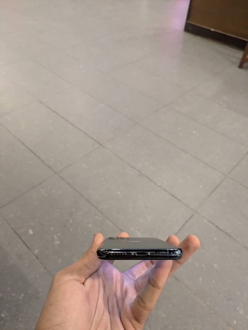 iPhone 11 Pro 2