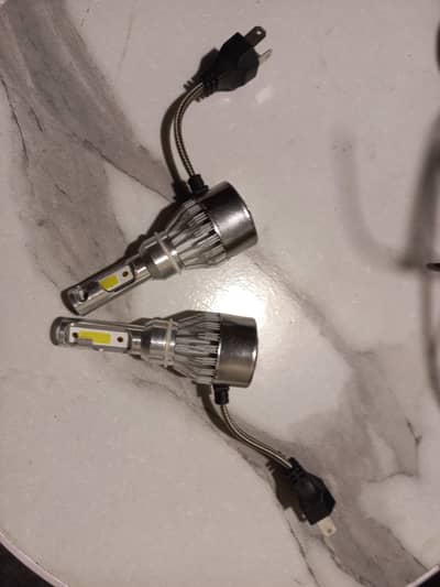 Headlight bulb 10/10 condition