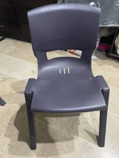 Plastic chair 4 pieces