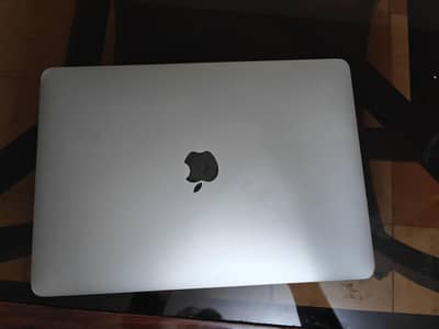 Macbook Pro 2016 Core i7 - 13 Inch - 16GB Ram / 250 GB SSD