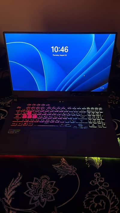 Asus rog strix G17 with box