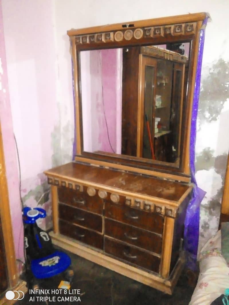dressing table 0