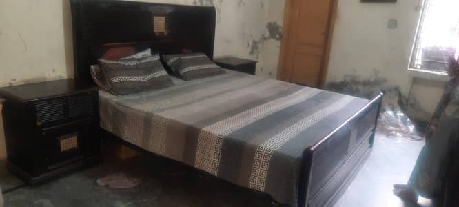 bed set one king sized bed two side tables one dresser