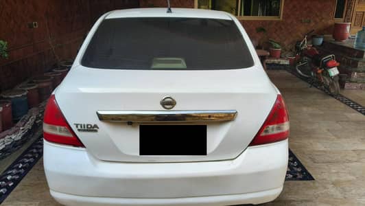 Nissan Tiida Latio 2007 Import (2012) in excellent condition