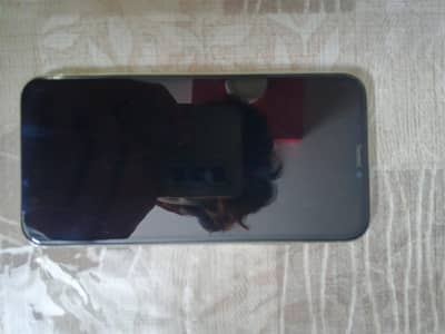 All ok hai face id hai or screen pr spot h