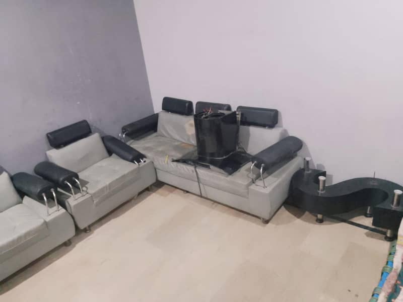 SOFA SET WITH TABLE 1