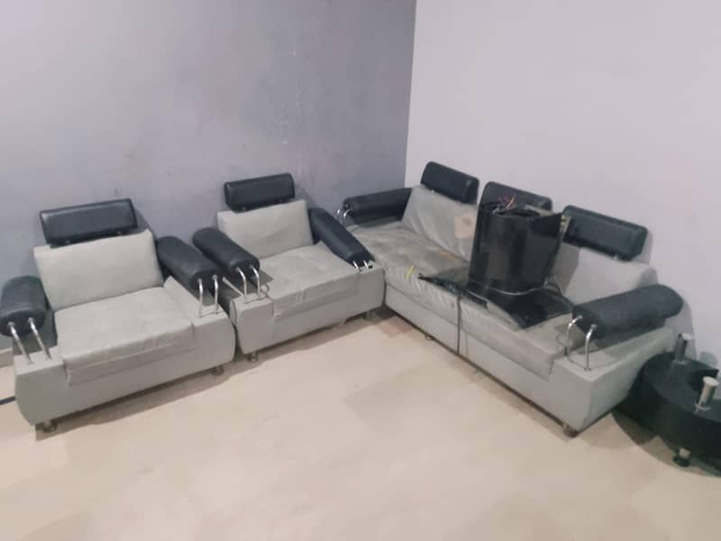 SOFA SET WITH TABLE 2