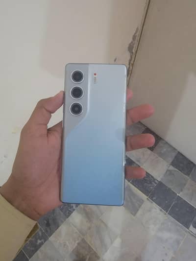 Tecno camon 40 pro is up for sale