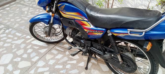 Honda pridor blue 100cc in excellent condition 03230074271
