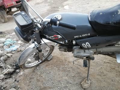 crown 100cc baick good condition pindi num