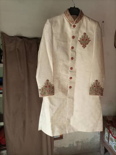 golden karhai wali sherwani