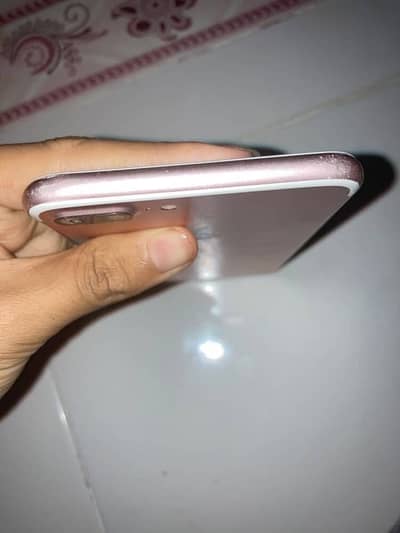 Iphone 7 plus Pink Colour