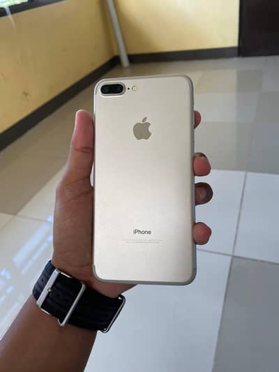 iphone 7 plus 128 GB my WhatsApp number 0320-11-52-806
