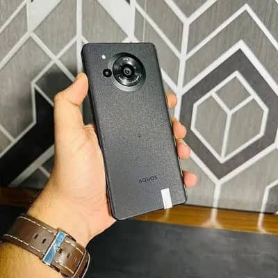 Sharp Aquos R7 RAM 12+256 snapdragon 8 Gen 1 offici  proved