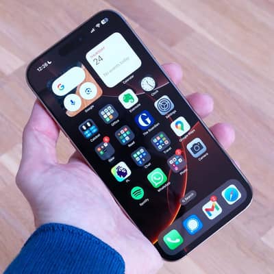 Iphone 16 pro max with warrrenty in lush condition jv