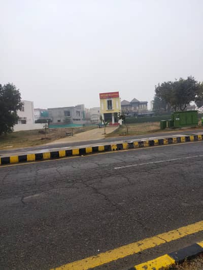 2 MARLA SHOP ON MAIN ROAD IN DHA PHASE 6 D BLOCK