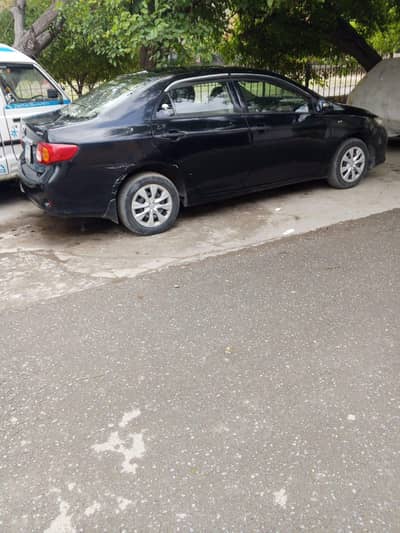 Toyota Gli genius  black color engine genius ha