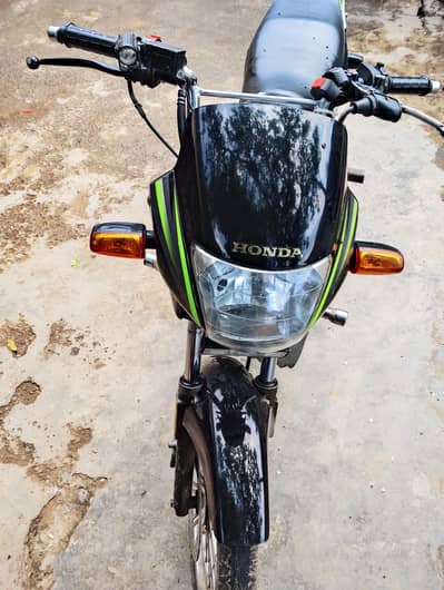 DELUXE CG 125 IS FOR SALE ALL FILE AND DOCUMENTS ARE COMPLETE KPK REG.